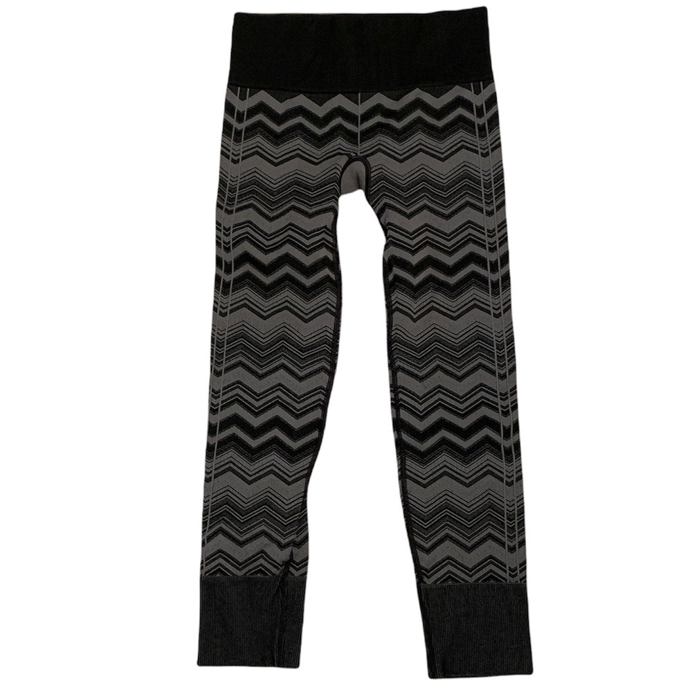 Lululemon Ebb To Street Pant in Heathered Slate Size 6 Leggings Chevon Gray